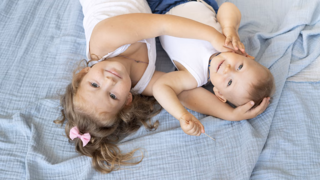 Niños compartiendo cama